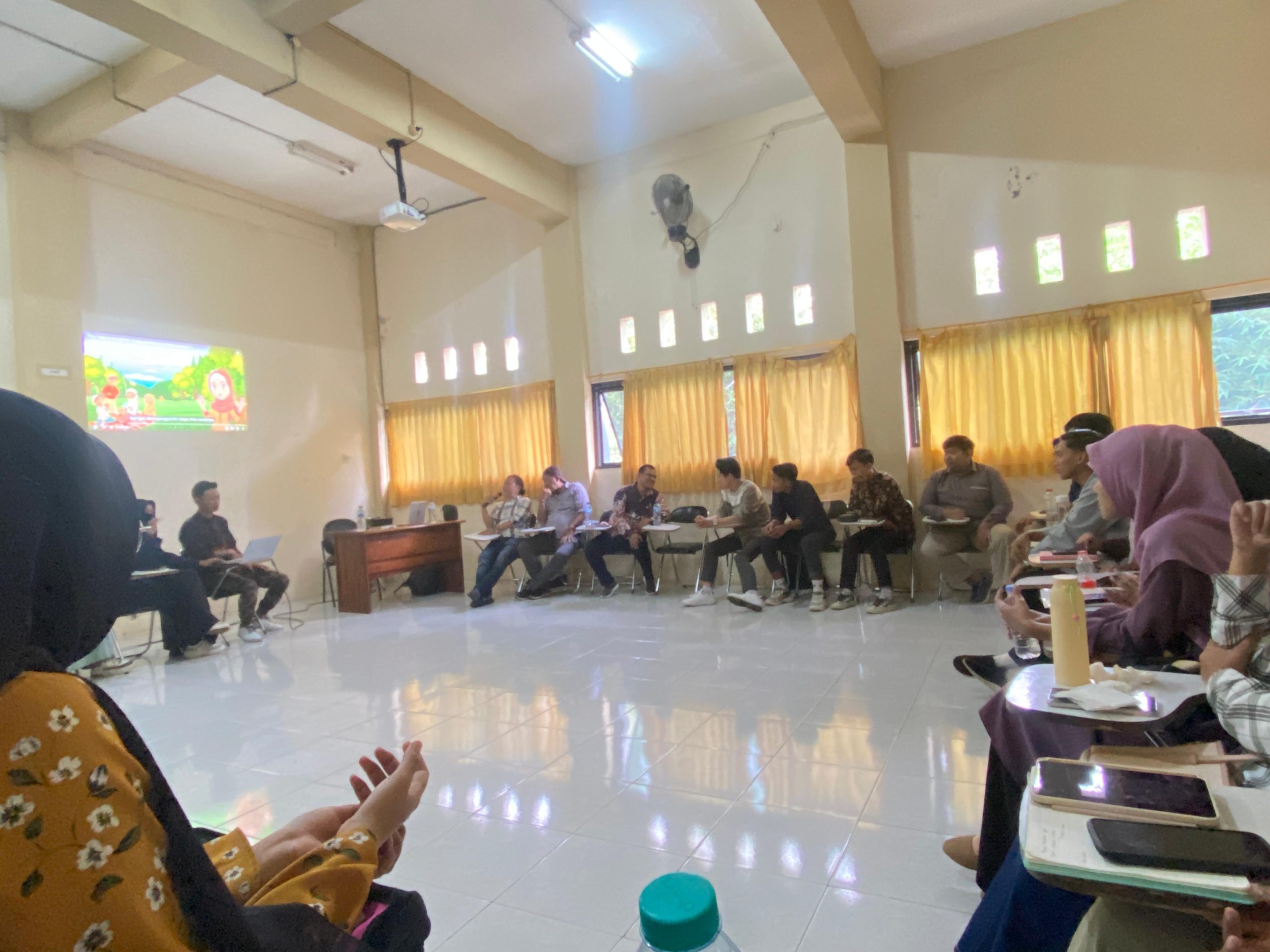 Jember.GarengPetruk.com – “Kreatif Itu Ibadah, Lho Rek!” Kuliah bareng Andi Suprapto di UIN KHAS Jember: Antara Dakwah, Desain, dan Dunia yang Serba Digital