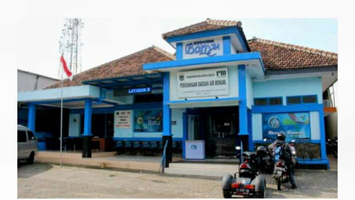 SURAT CINTA DARI UJUNG ASPAL: YUA MINTA SELEKSI DIREKTUR PDAM KOTA BATU JANGAN JADI AJANG SULAP POLITIK