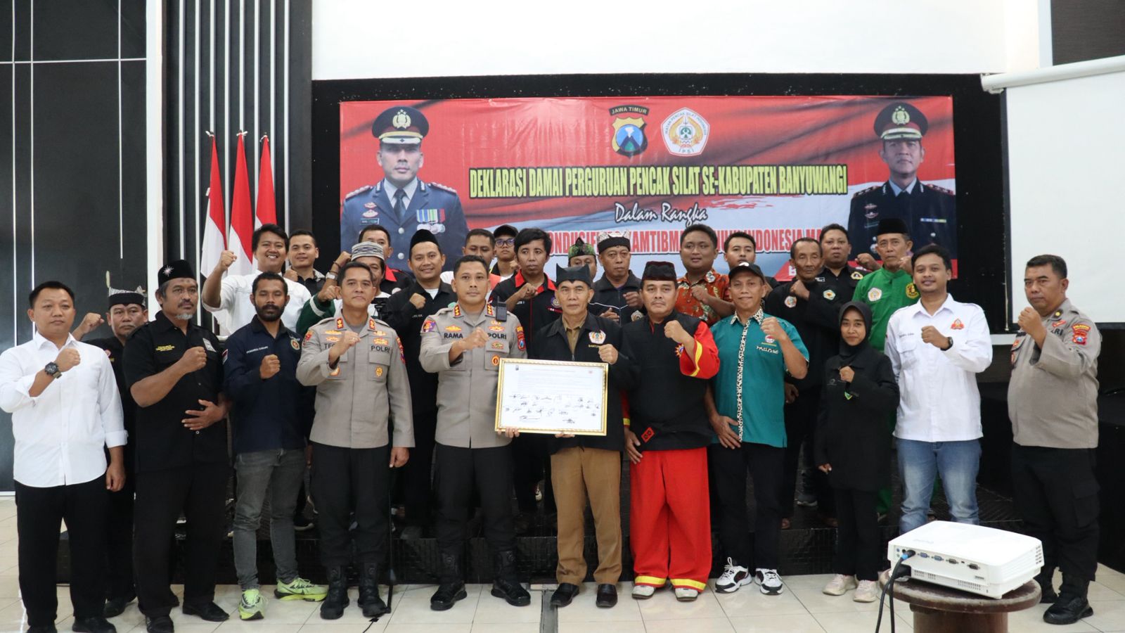 GarengPetruk.com – Banyuwangi Judul: Perguruan Silat Banyuwangi Deklarasi Damai, Biar Otot Kenceng Tapi Otak Tetep Adem!