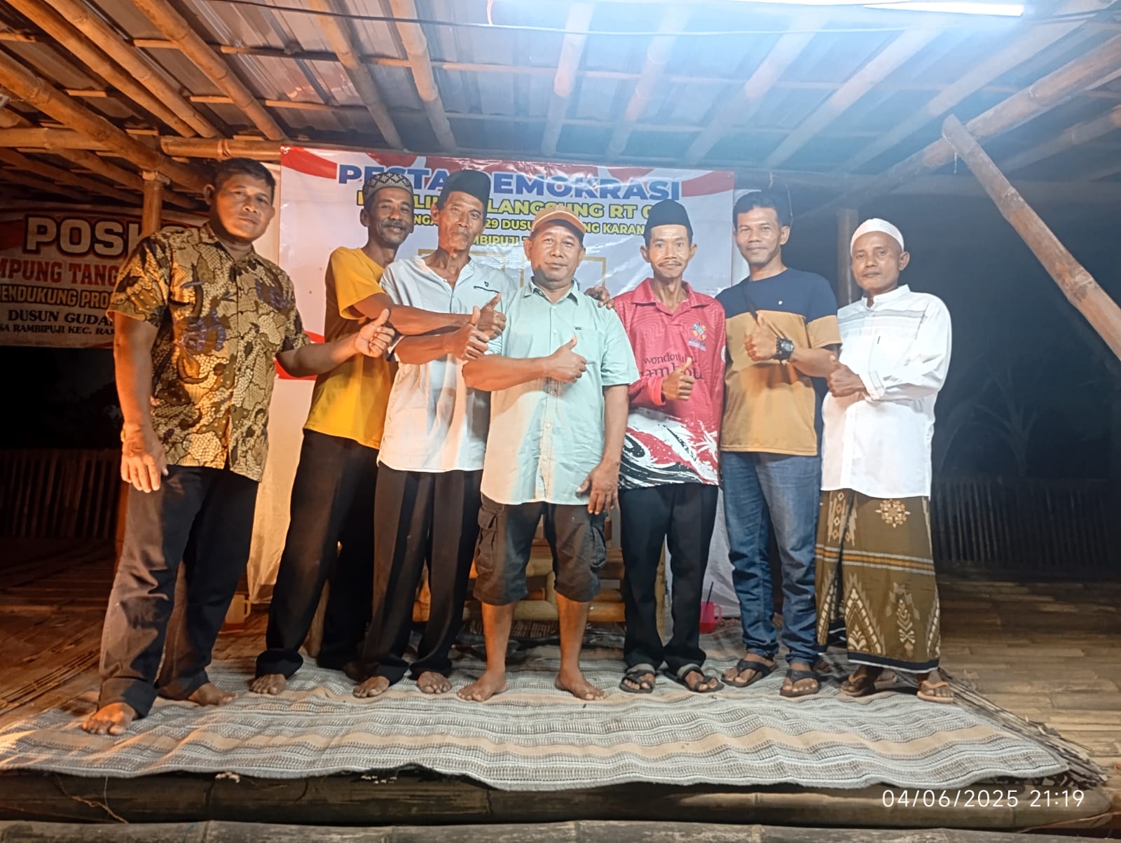 “PEMILU ALA DUSUN”: KAMPUNG DINOYO BERGUNCANG OLEH PESTA DEMOKRASI PILIHAN RT!