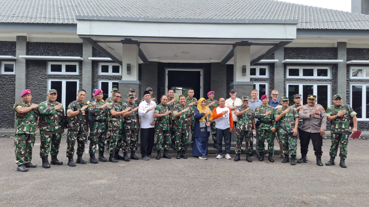 Kabaranahan Tinjau Baluran: Latihan Tempur atau Syuting Film Kolosal?