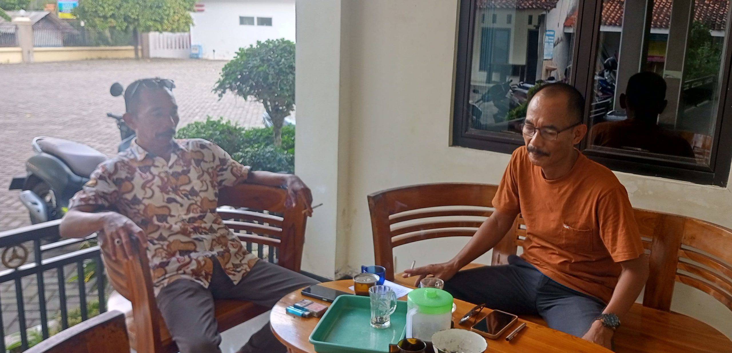 GARENGPETRUK.COM – JEMBER “Jalanan Kepala Batu: 350 KK Masih Menginjak Sejarah, Bukan Aspal”