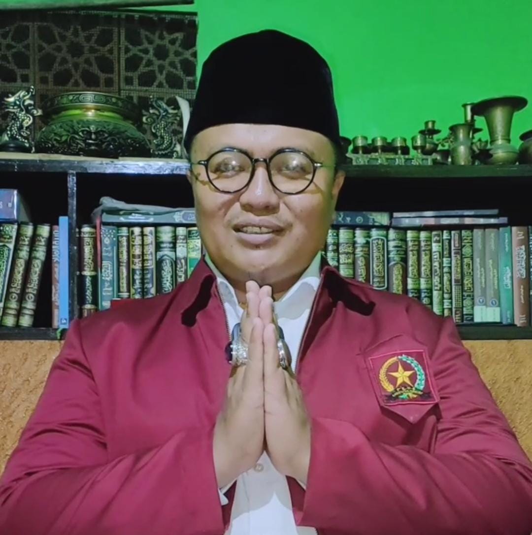GarengPetruk.com | FKUB Sumenep: Bhayangkara 79, Polri Bagi Sembako Bukan Gas Air Mata – Bukti Polisi Juga Bisa Romantis
