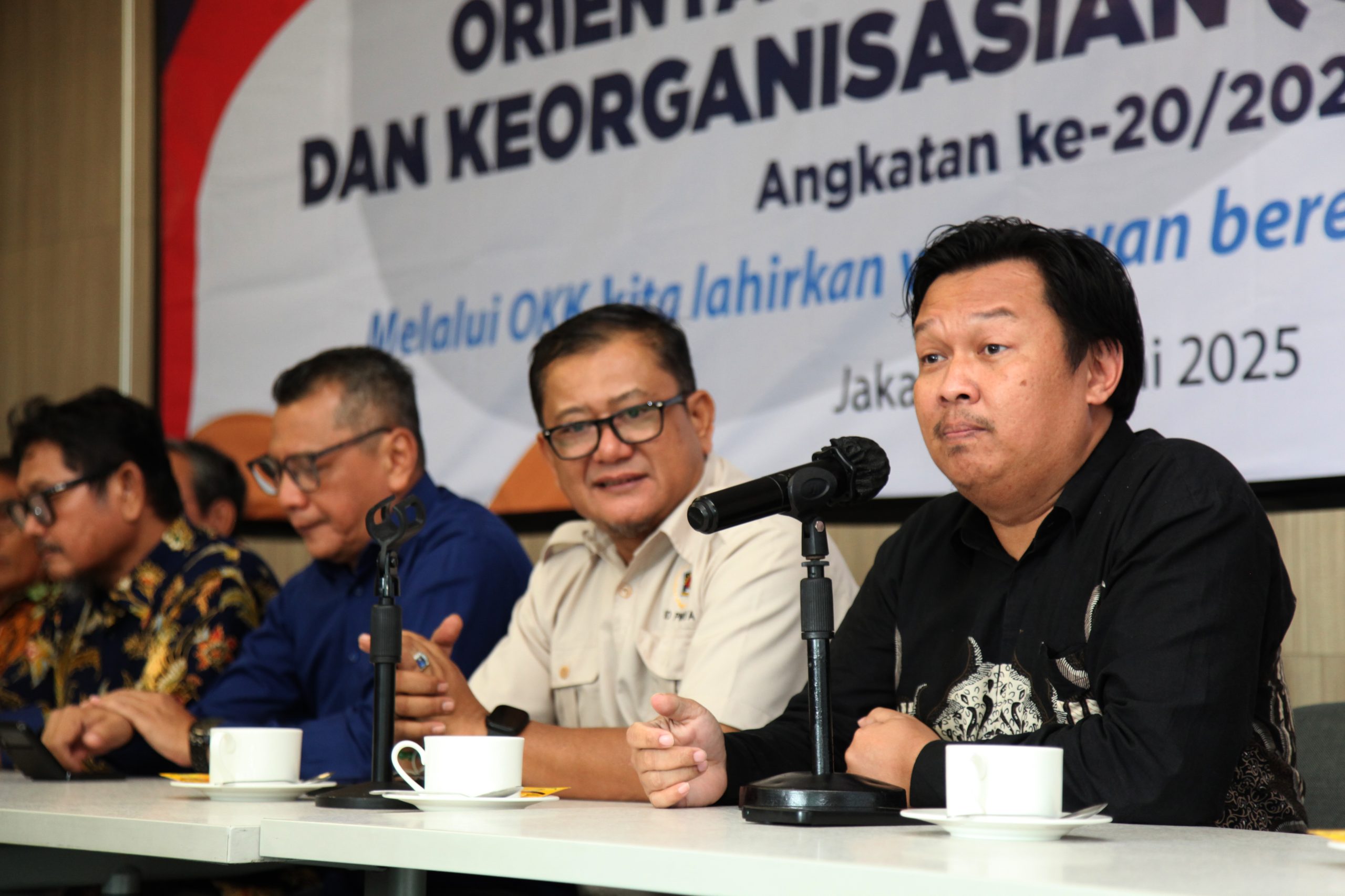 Jajaran Petinggi PWI : Sebelah Kiri Theo M Yusuf ( Ketua Dewan Kehormatan PWI Jaya ), Kesit Budi Handoyo ( Ketua PWI Jaya ), Amran ( Sekretaris PWI Jaya ), Arfian D.Septiandri ( CEO Gareng Petruk )