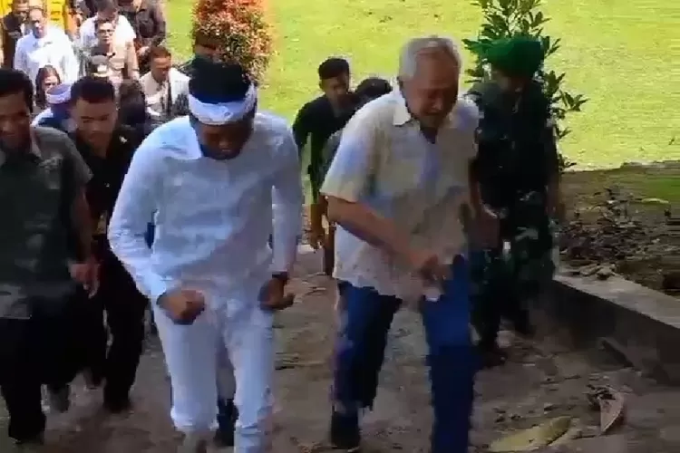Mulyadi DPR RI & Tangga Surga: Bukan Sekadar Lari, Tapi Lari Menuju Hati Rakyat!”