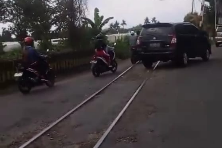 Lintasan Rel kereta Api di Pecoro Jember , Foto ; dok pribadi