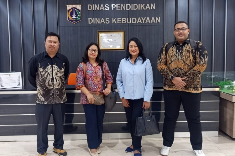 Foto Perwakilan Tim Inisiator Gerakan Literasi Budaya