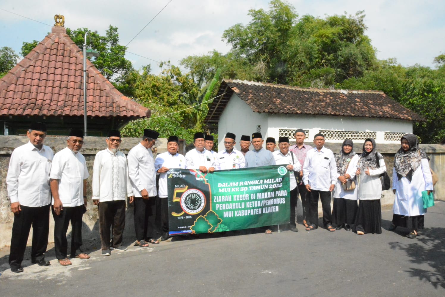 MUI Klaten Gelar Ziarah Kubur, Mengenang Tiga Tokoh Besar di Milad ke-50
