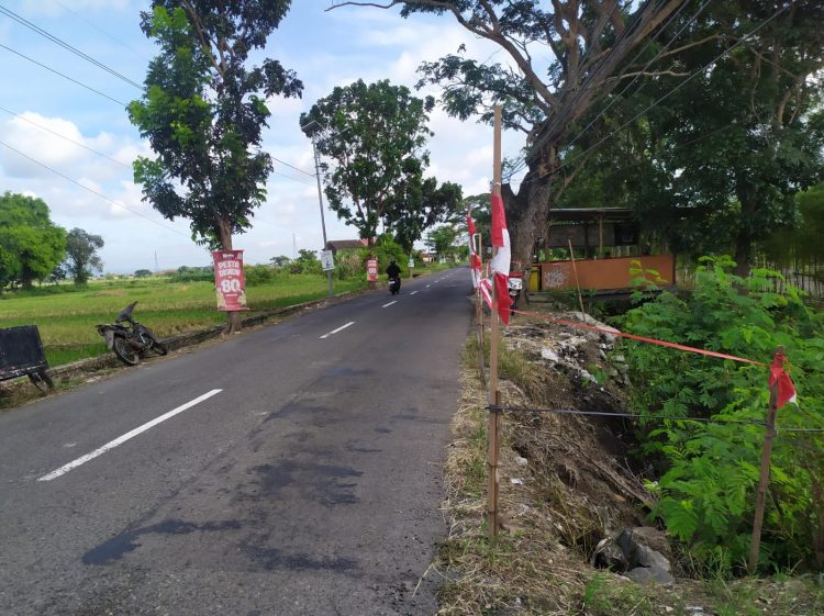 Hati-Hati! Jalan Delanggu–Juwiring Longsor, Tapi Bukan Hati Kamu yang Jatuh, Mas!